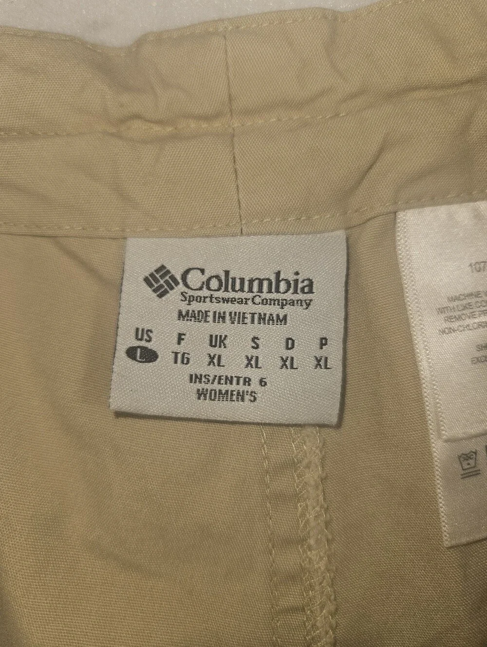 Columbia Women's Beige Khaki Outdoor Shorts 100% Cotton Size Large